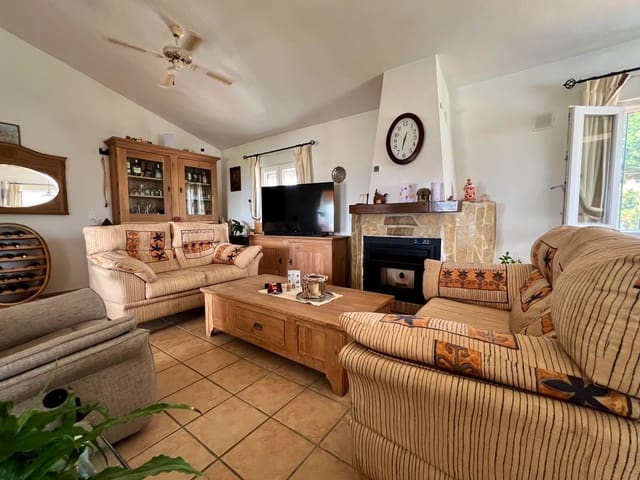 3 soveværelse Villa til salg i Viñuela med swimmingpool garage - € 364.000 (Ref: 9115558)