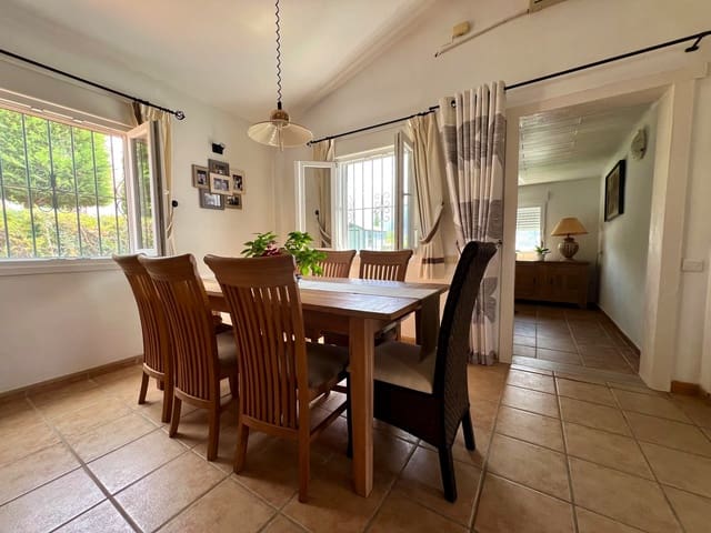 3 soveværelse Villa til salg i Viñuela med swimmingpool garage - € 364.000 (Ref: 9115558)