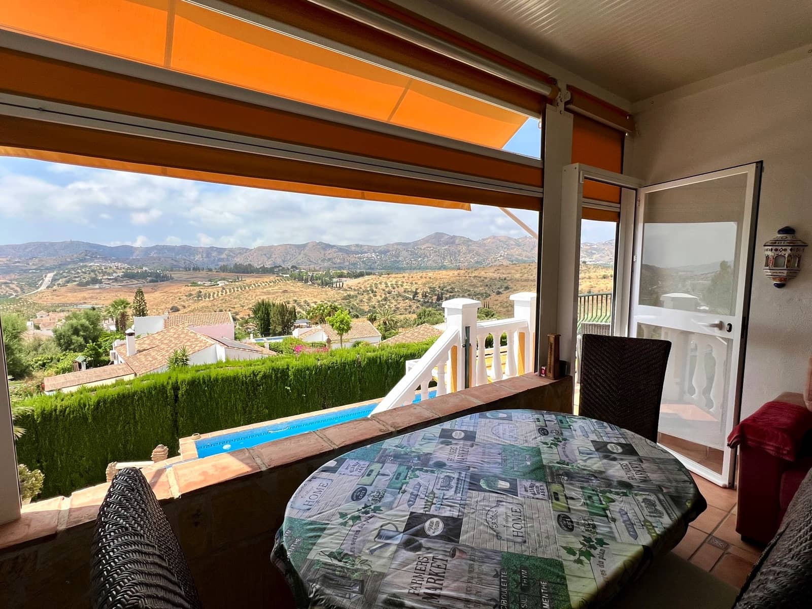 3 soveværelse Villa til salg i Vinuela med swimmingpool garage - € 364.000 (Ref: 9115558)