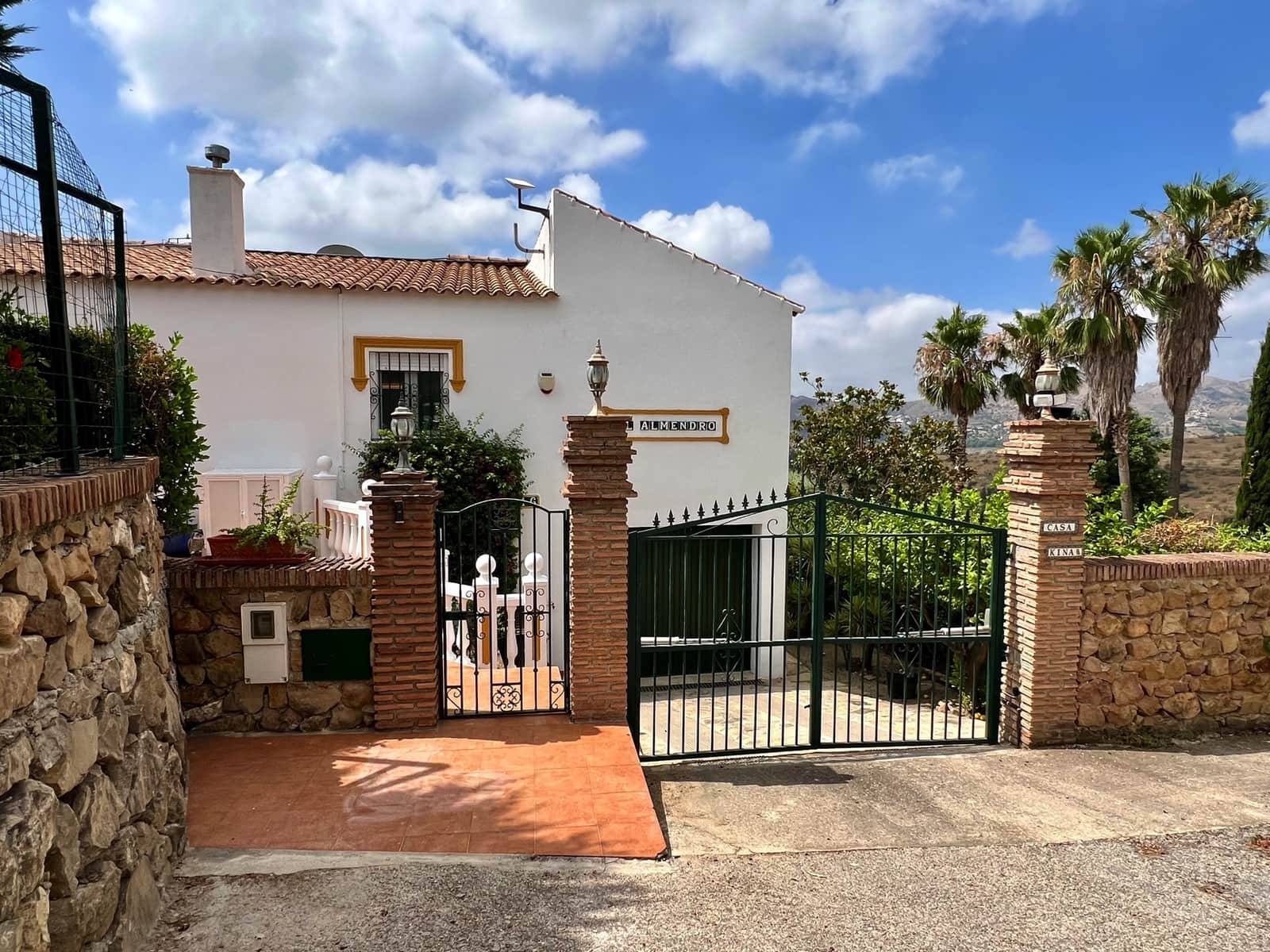 3 soveværelse Villa til salg i Vinuela med swimmingpool garage - € 364.000 (Ref: 9115558)