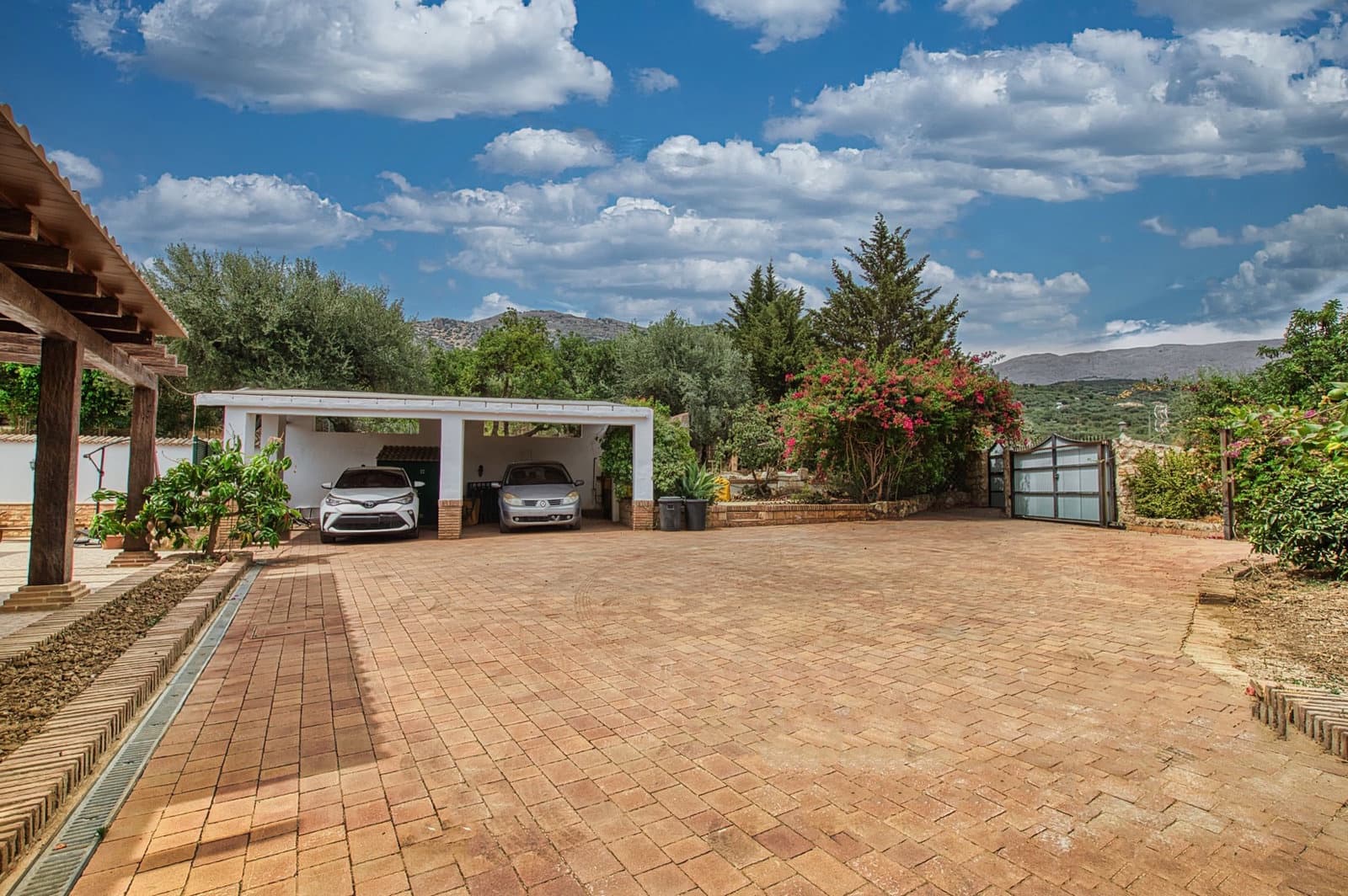 4 slaapkamer Villa te koop in Periana met zwembad garage - € 380.000 (Ref: 9184400)