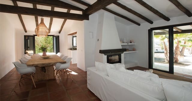 4 sovrum Villa till salu i Canillas de Aceituno med pool garage - 849 000 € (Ref: 9201720)