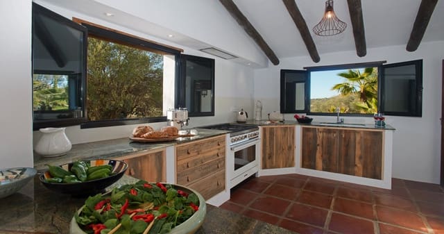 4 sovrum Villa till salu i Canillas de Aceituno med pool garage - 849 000 € (Ref: 9201720)