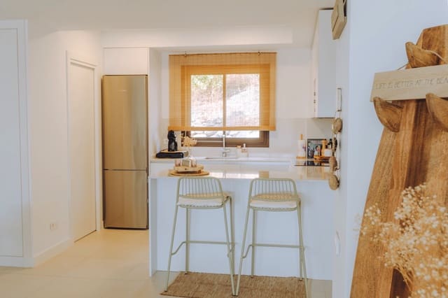 2 makuuhuone Huoneisto myytävänä paikassa Rincón de la Victoria mukana uima-altaan 
autotalli - 549 000 € (Ref: 9263892)