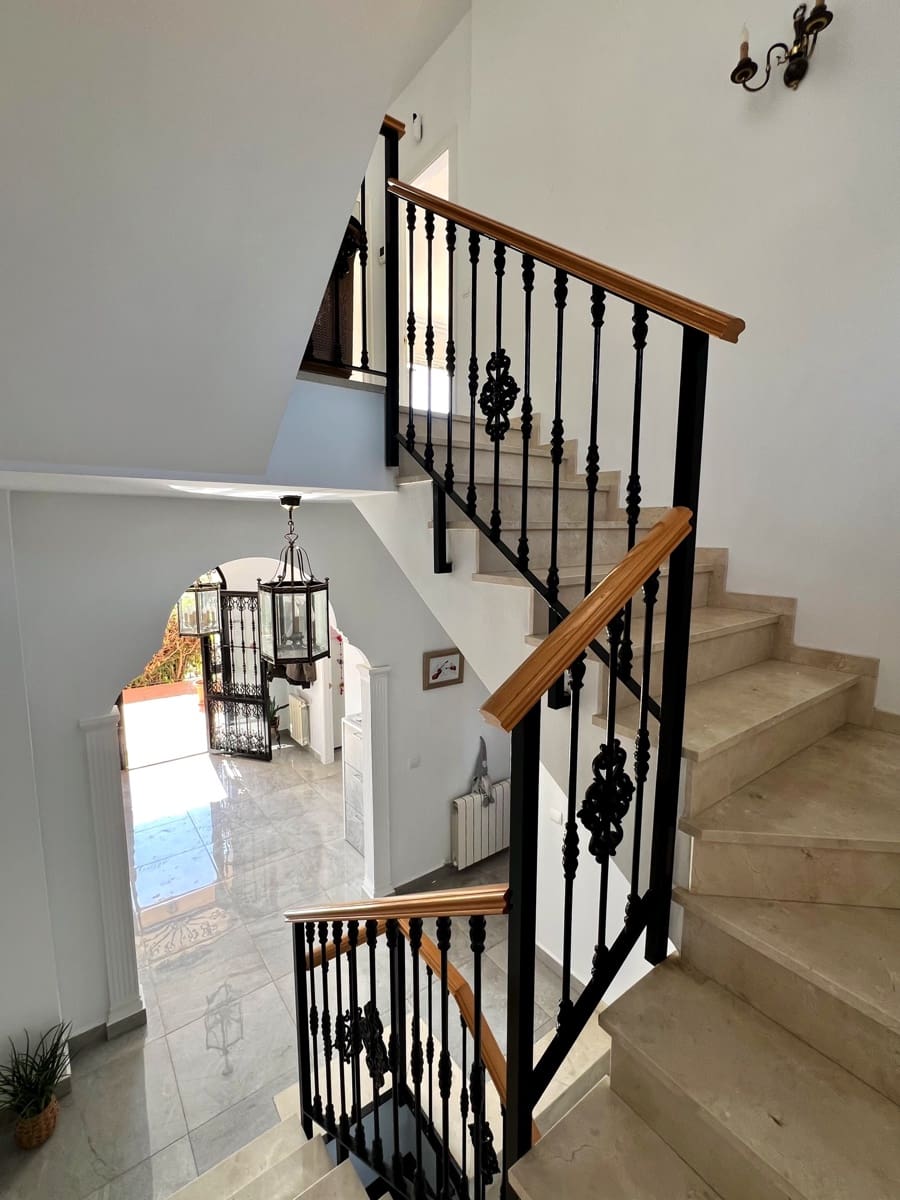 4 soveværelse Villa til salg i Vinuela med swimmingpool garage - € 795.000 (Ref: 9265582)