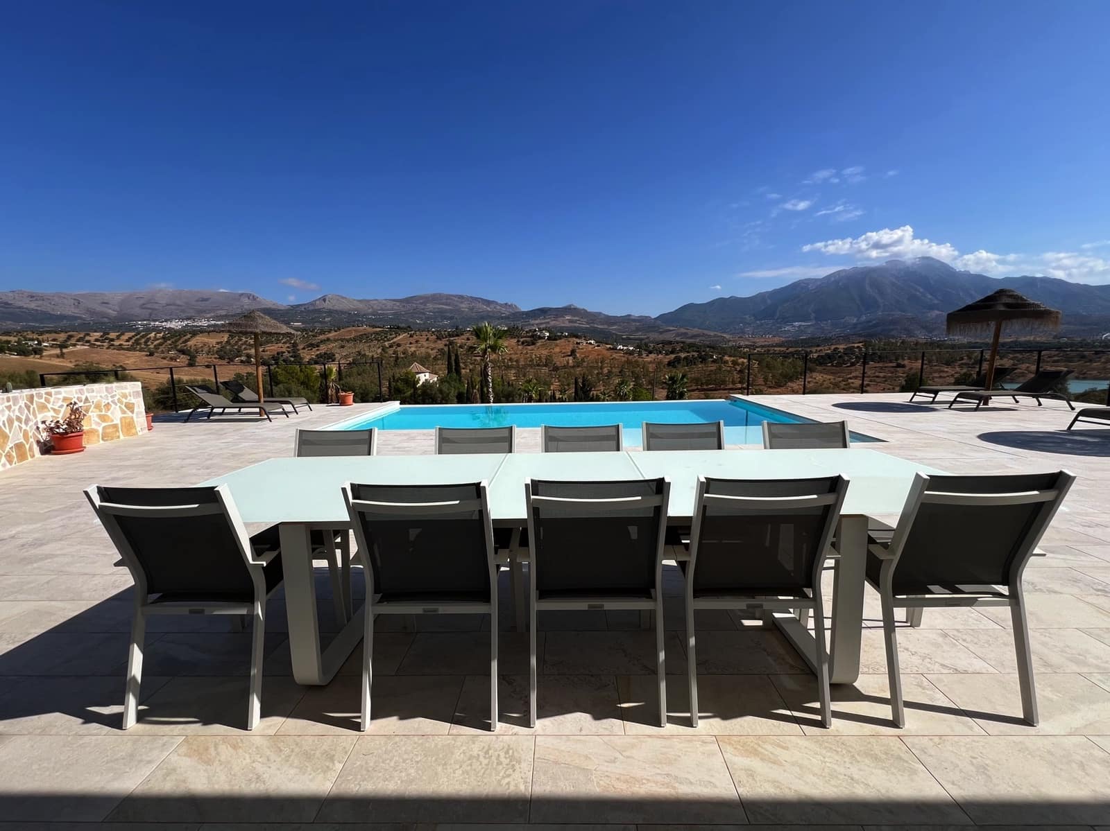 4 soveværelse Villa til salg i Vinuela med swimmingpool garage - € 795.000 (Ref: 9265582)