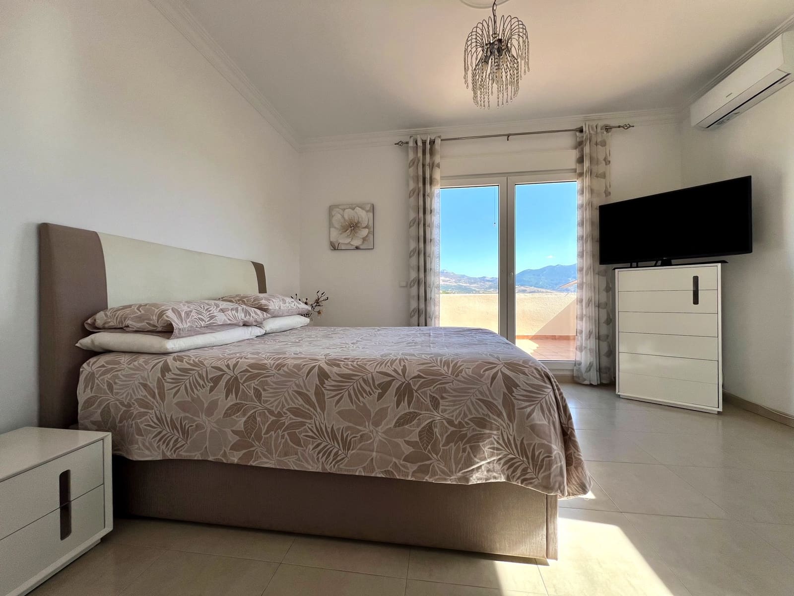 4 soveværelse Villa til salg i Vinuela med swimmingpool garage - € 795.000 (Ref: 9265582)