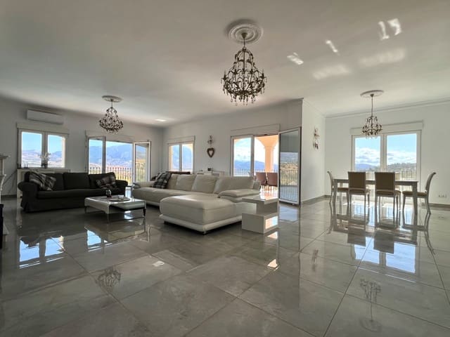 4 soveværelse Villa til salg i Viñuela med swimmingpool garage - € 795.000 (Ref: 9265582)