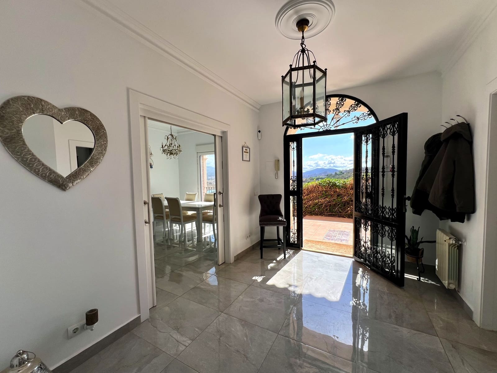 4 soveværelse Villa til salg i Vinuela med swimmingpool garage - € 795.000 (Ref: 9265582)