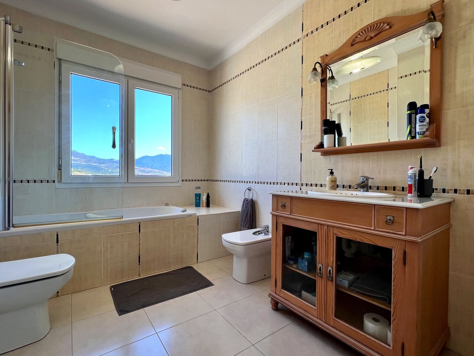 4 soveværelse Villa til salg i Vinuela med swimmingpool garage - € 795.000 (Ref: 9265582)