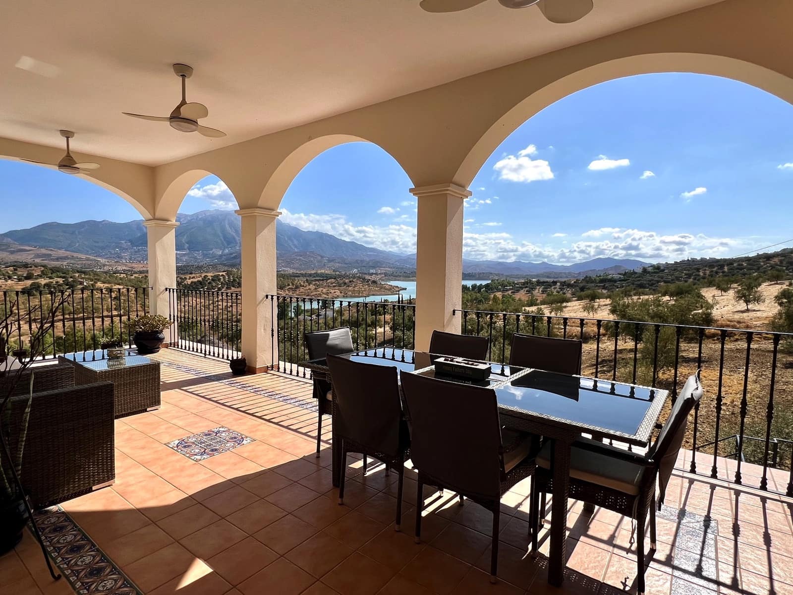 4 soveværelse Villa til salg i Vinuela med swimmingpool garage - € 795.000 (Ref: 9265582)