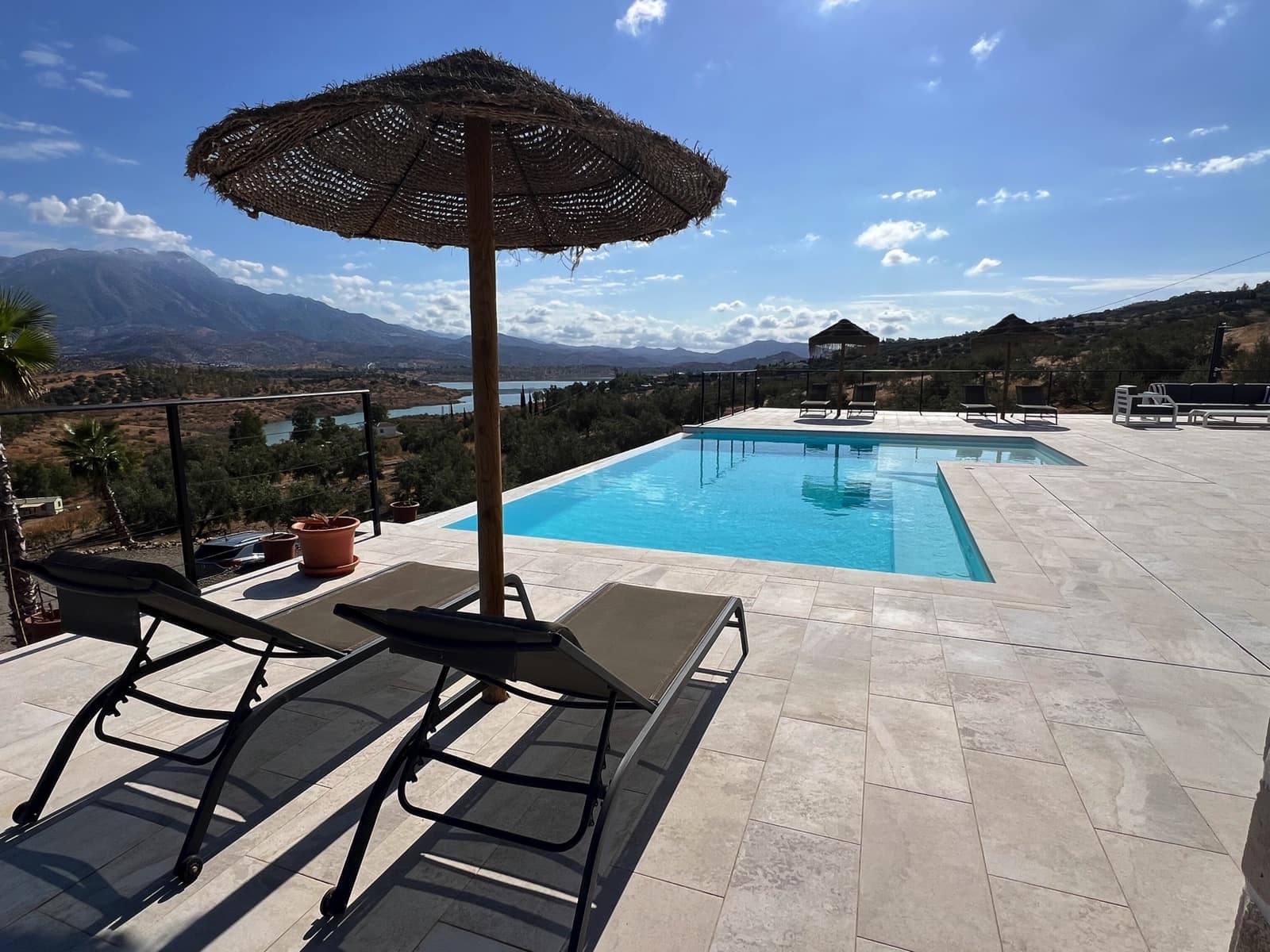 4 soveværelse Villa til salg i Vinuela med swimmingpool garage - € 795.000 (Ref: 9265582)