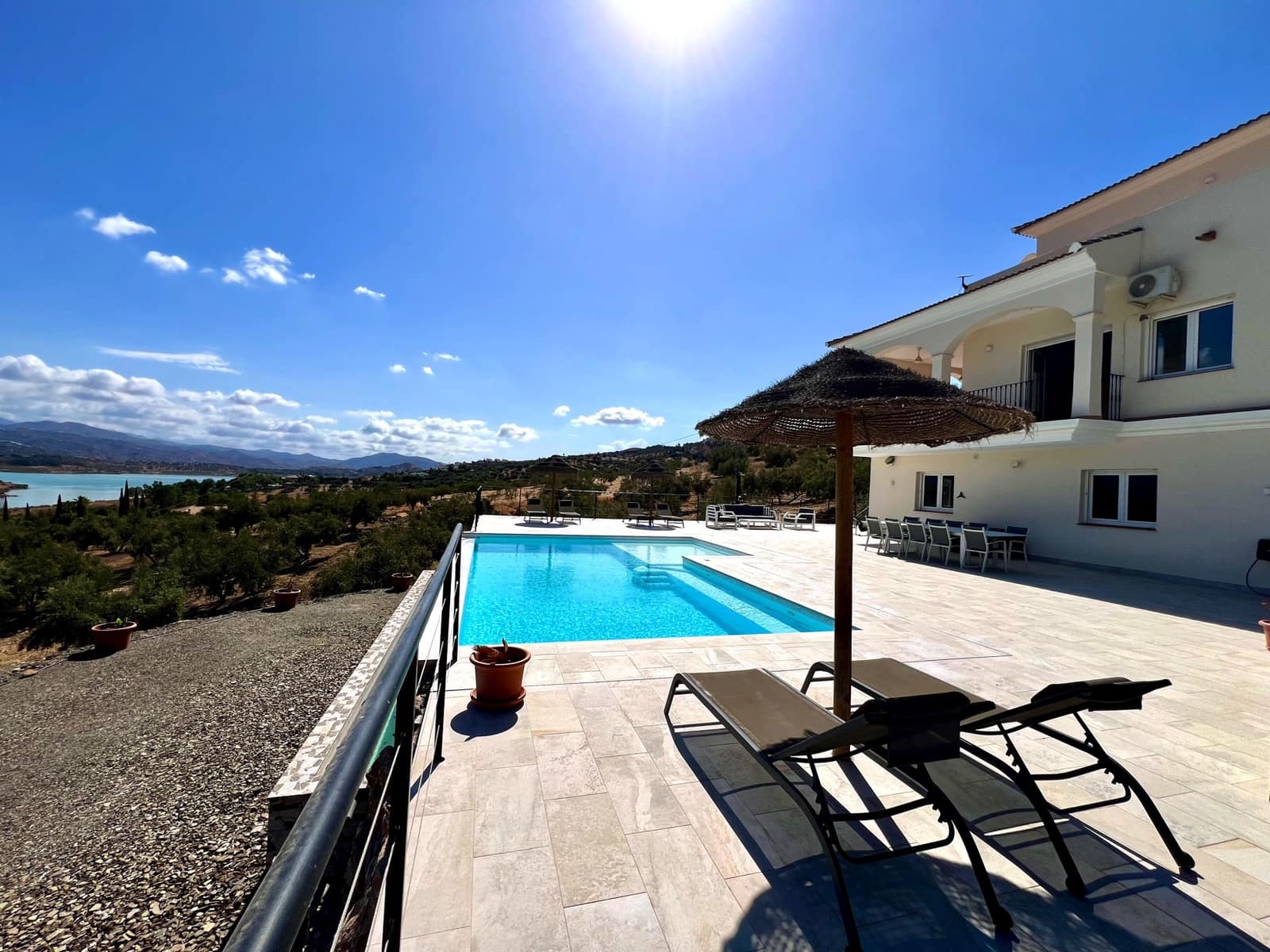 4 soveværelse Villa til salg i Vinuela med swimmingpool garage - € 795.000 (Ref: 9265582)