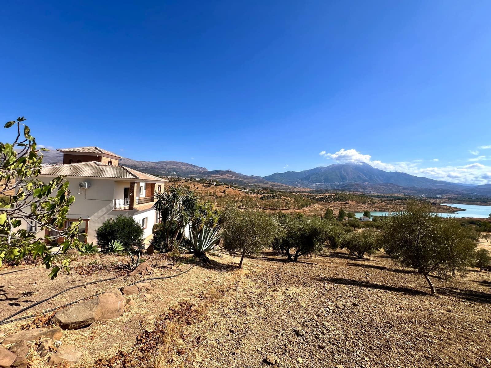 4 soveværelse Villa til salg i Vinuela med swimmingpool garage - € 795.000 (Ref: 9265582)