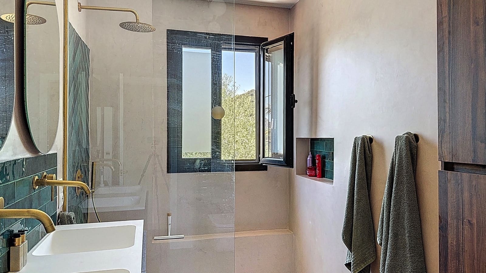 7 soveværelse Finca/Landehus til salg i Periana med swimmingpool garage - € 775.000 (Ref: 9267605)