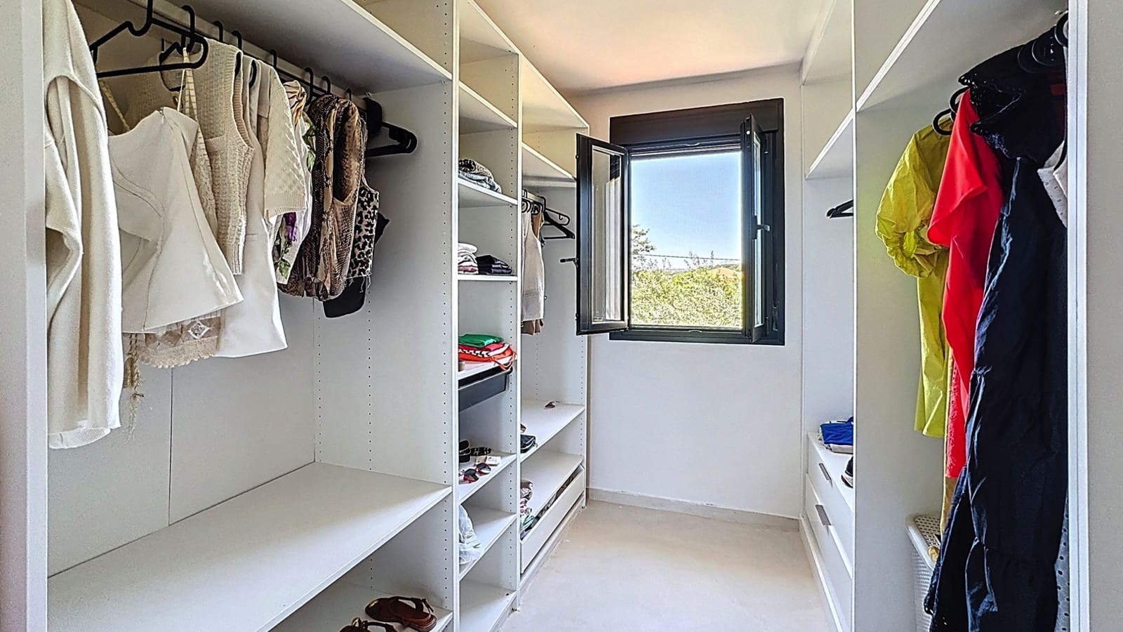 7 soveværelse Finca/Landehus til salg i Periana med swimmingpool garage - € 775.000 (Ref: 9267605)