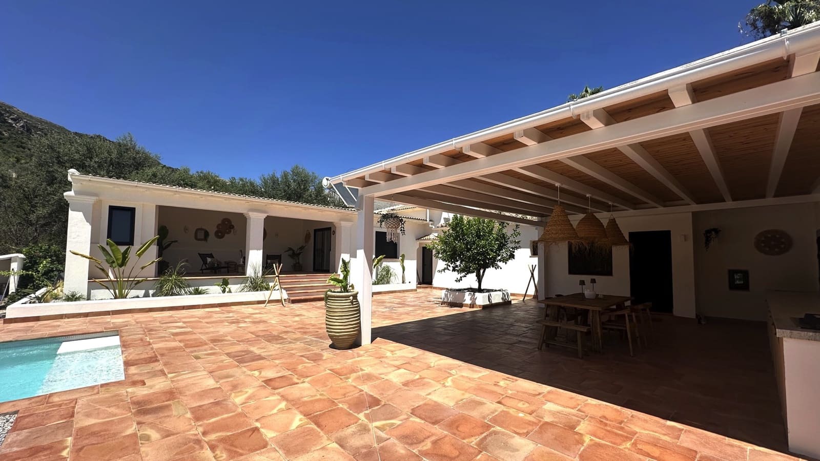 7 soveværelse Finca/Landehus til salg i Periana med swimmingpool garage - € 775.000 (Ref: 9267605)