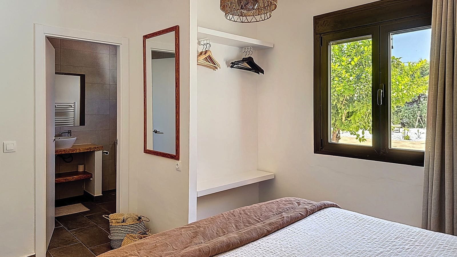 7 soveværelse Finca/Landehus til salg i Periana med swimmingpool garage - € 775.000 (Ref: 9267605)