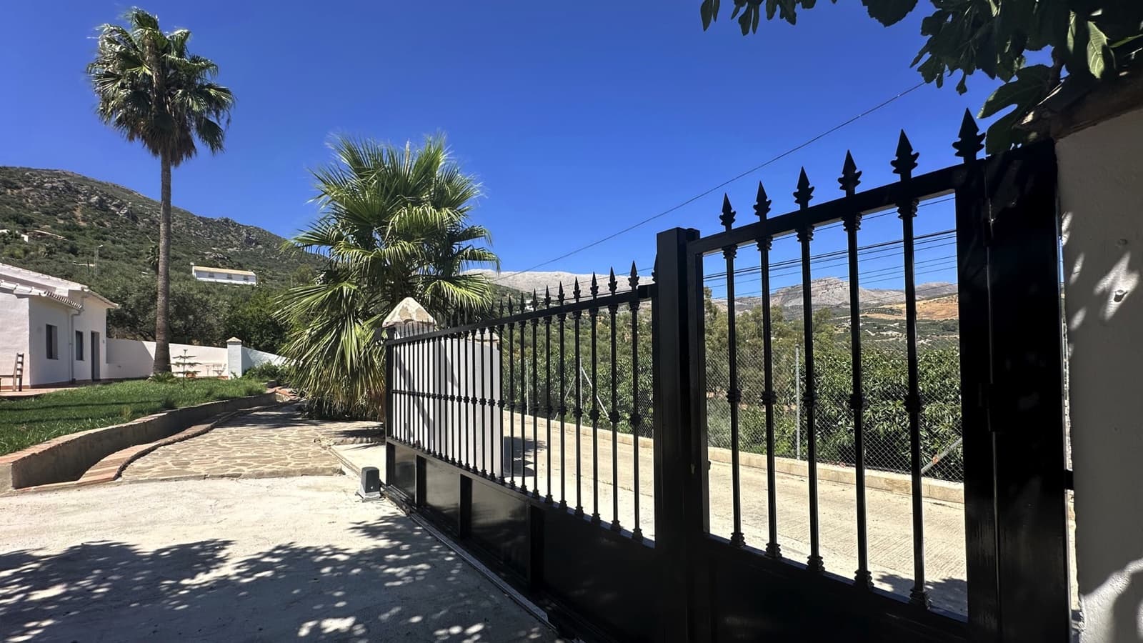 7 soveværelse Finca/Landehus til salg i Periana med swimmingpool garage - € 775.000 (Ref: 9267605)