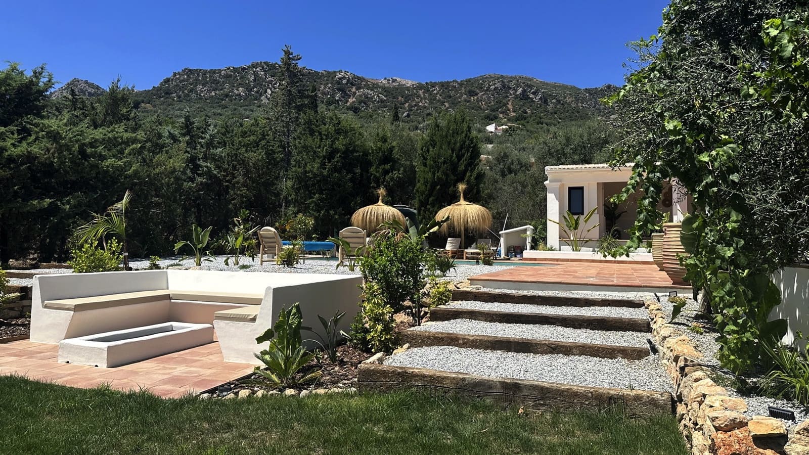 7 soveværelse Finca/Landehus til salg i Periana med swimmingpool garage - € 775.000 (Ref: 9267605)