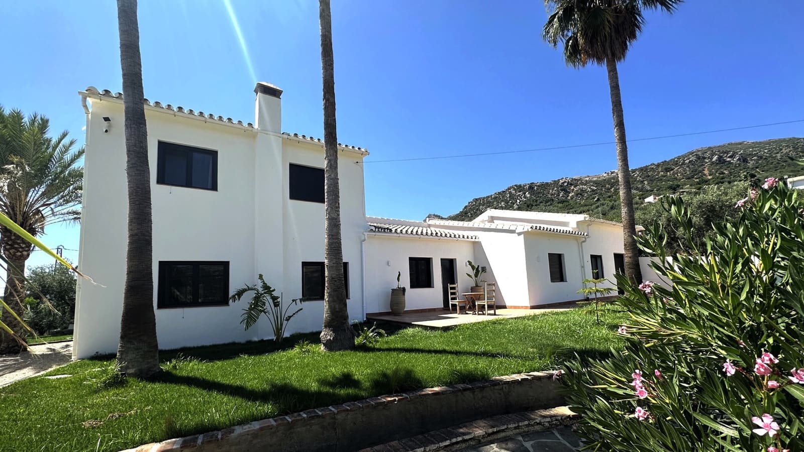 7 soveværelse Finca/Landehus til salg i Periana med swimmingpool garage - € 775.000 (Ref: 9267605)