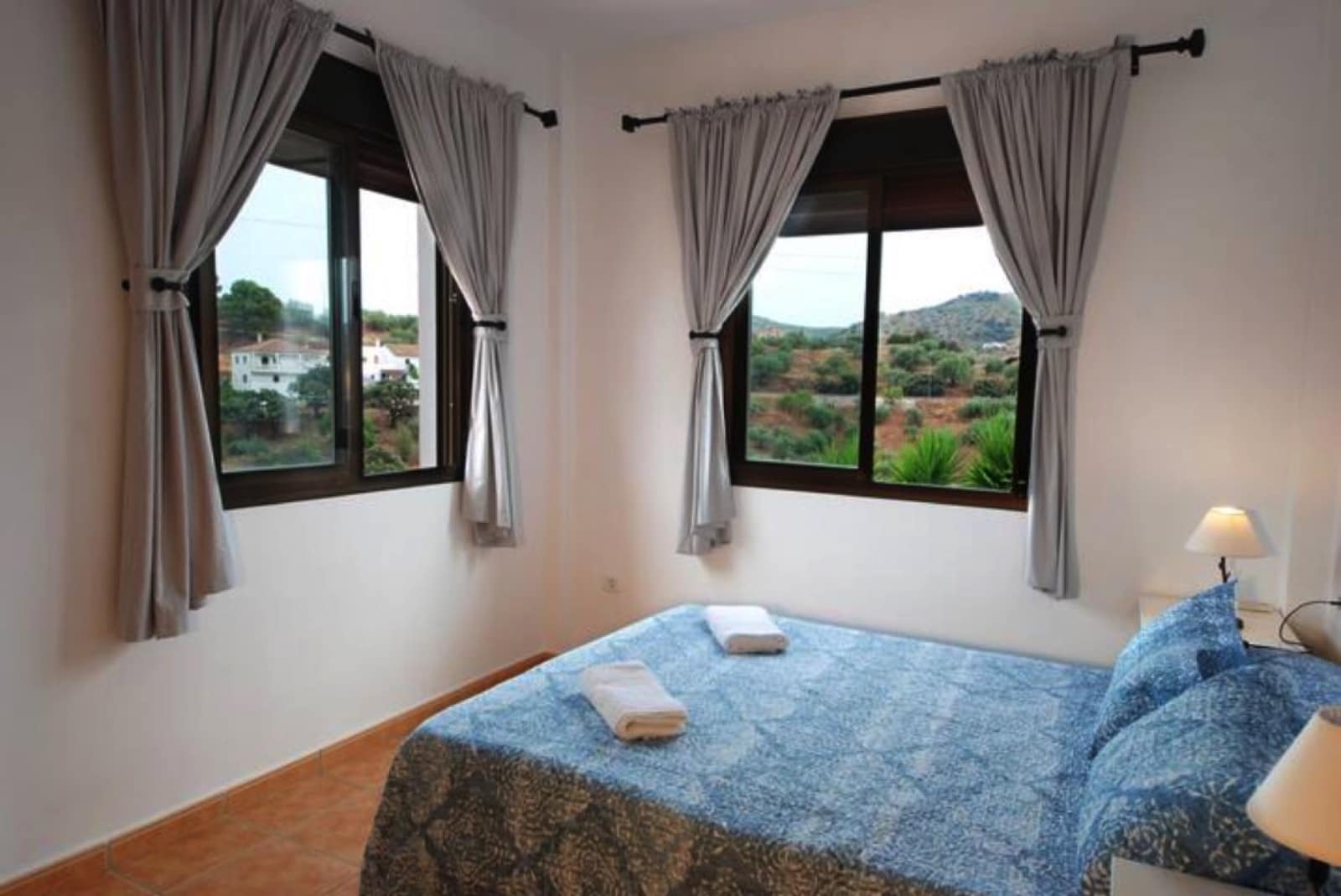 4 slaapkamer Villa te koop in Comares met zwembad garage - € 360.000 (Ref: 9439012)