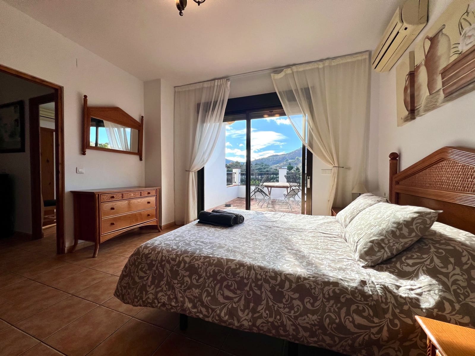 4 slaapkamer Villa te koop in Comares met zwembad garage - € 360.000 (Ref: 9439012)