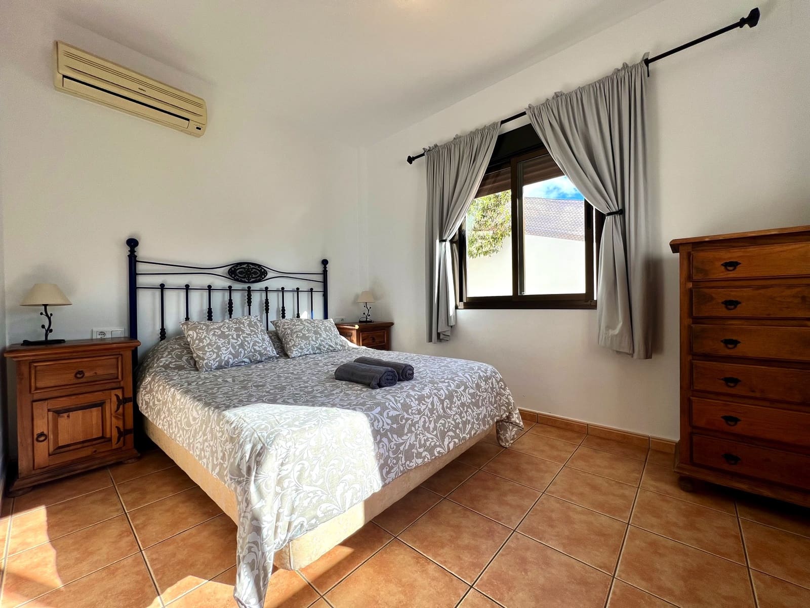 4 slaapkamer Villa te koop in Comares met zwembad garage - € 360.000 (Ref: 9439012)