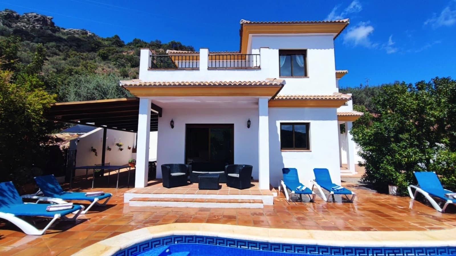 4 slaapkamer Villa te koop in Comares met zwembad garage - € 360.000 (Ref: 9439012)