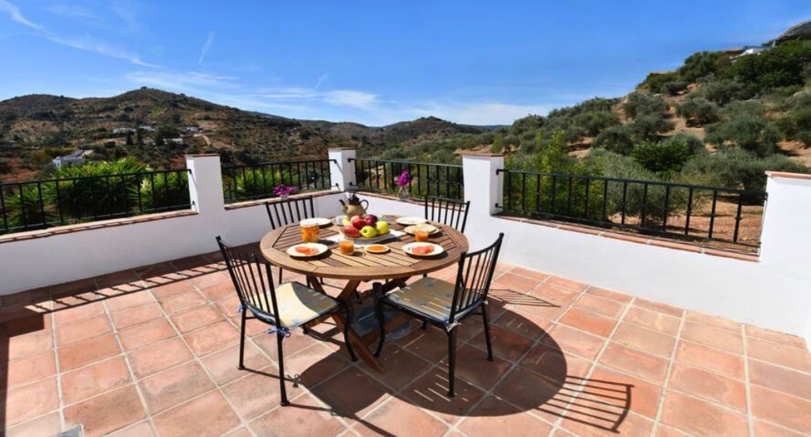 4 slaapkamer Villa te koop in Comares met zwembad garage - € 360.000 (Ref: 9439012)