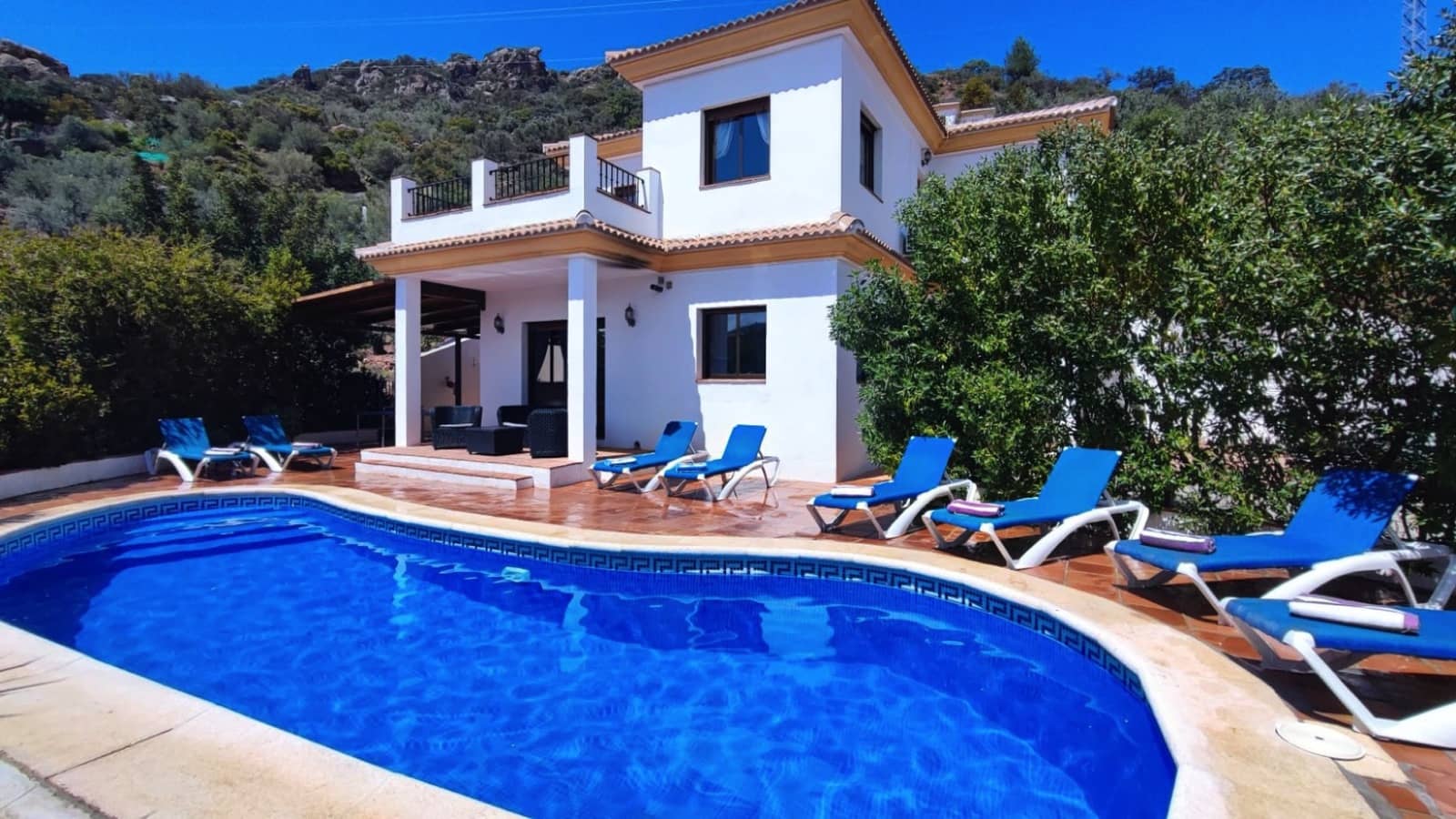 4 slaapkamer Villa te koop in Comares met zwembad garage - € 360.000 (Ref: 9439012)