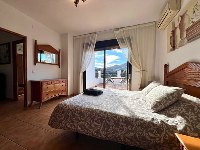 4 soverom Villa til salgs i Comares med svømmebasseng garasje - € 360 000 (Ref: 9439012)
