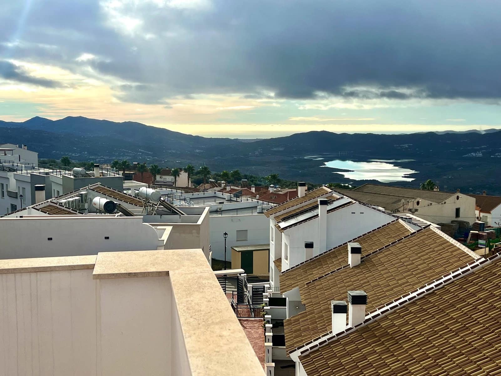 3 bedroom Terraced Villa for sale in Periana with garage - € 189,500 (Ref: 9441685)
