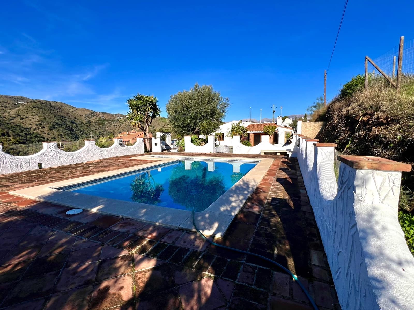 3 bedroom Villa for sale in Vinuela with pool garage - € 475,000 (Ref: 9484980)