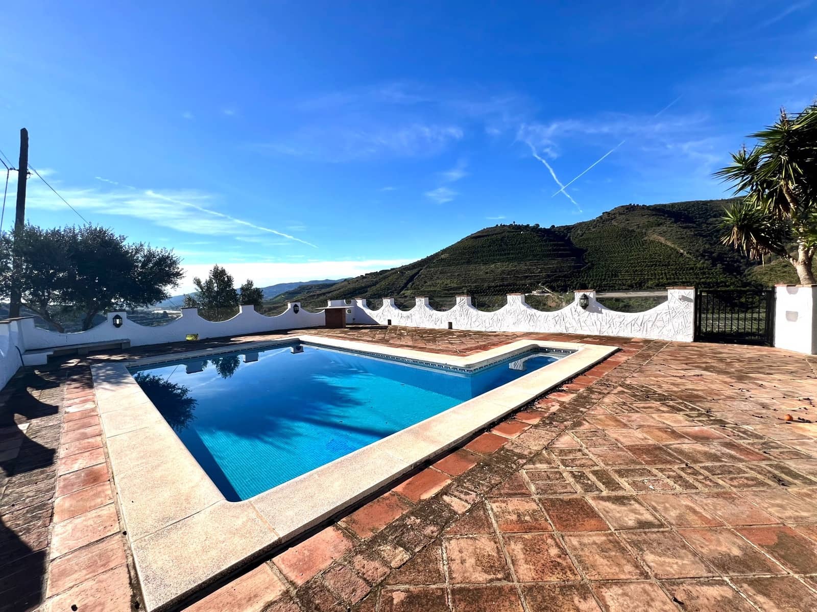 3 bedroom Villa for sale in Vinuela with pool garage - € 475,000 (Ref: 9484980)