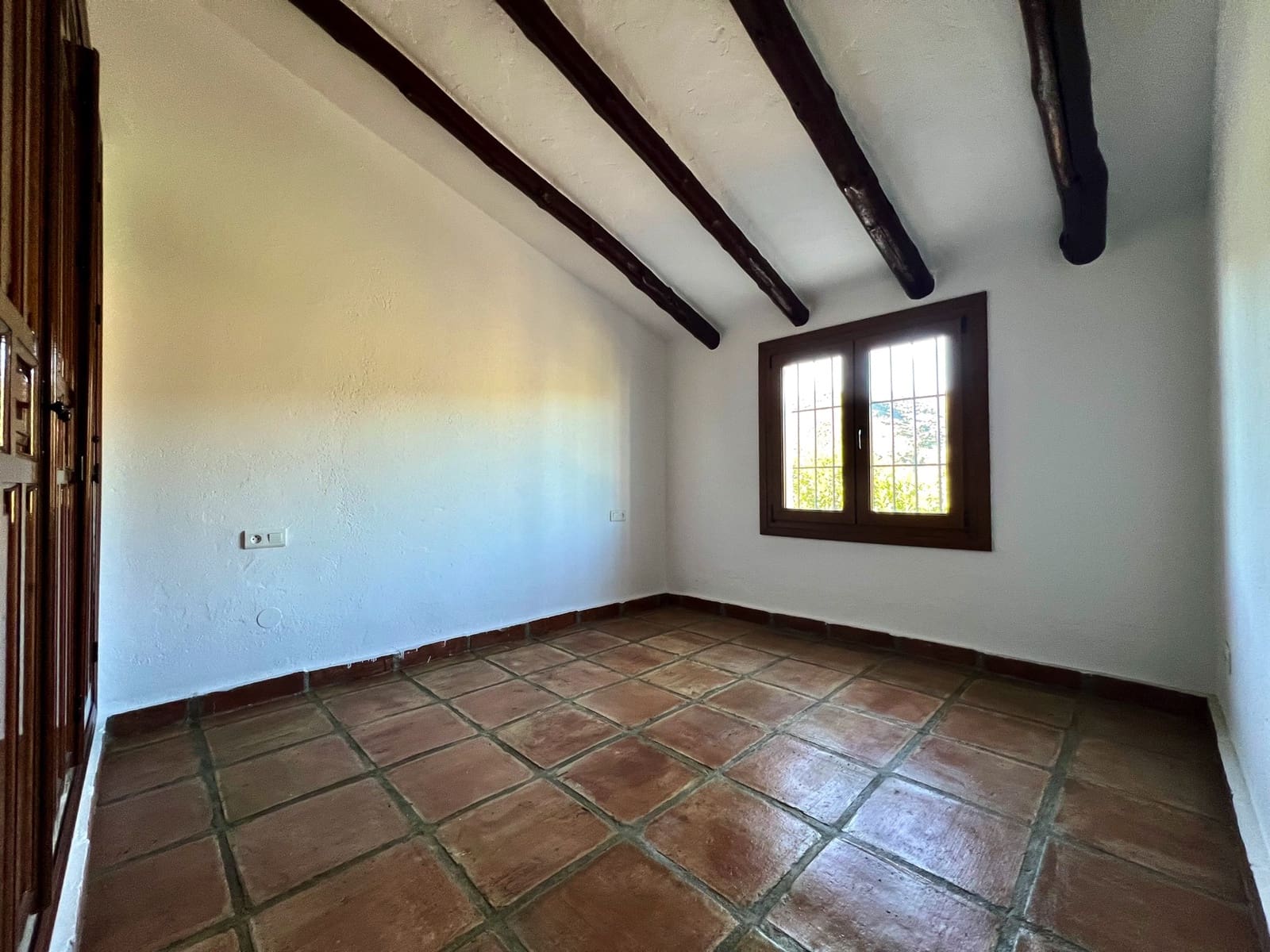 3 bedroom Villa for sale in Vinuela with pool garage - € 475,000 (Ref: 9484980)