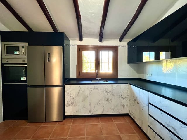 3 soveværelse Villa til salg i Viñuela med swimmingpool garage - € 475.000 (Ref: 9484980)