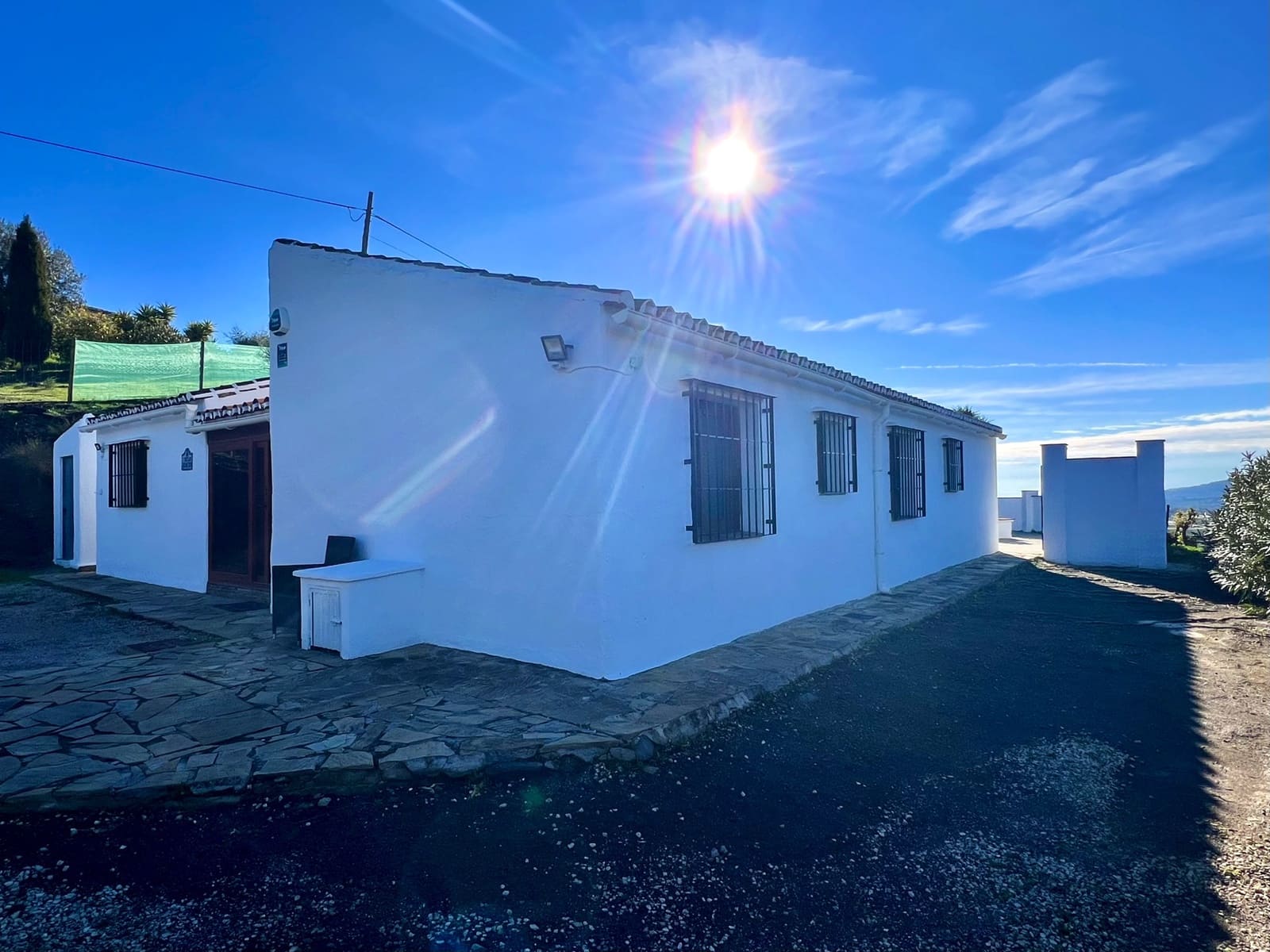 3 bedroom Villa for sale in Vinuela with pool garage - € 475,000 (Ref: 9484980)