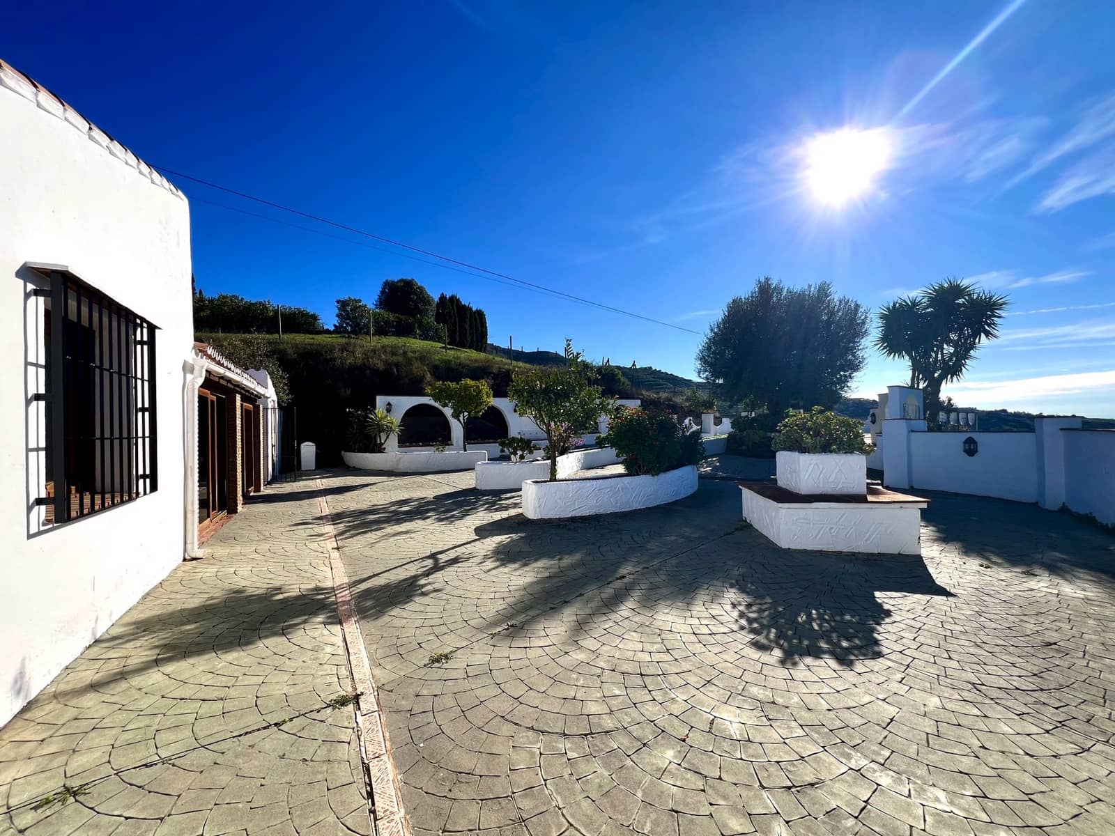 3 bedroom Villa for sale in Vinuela with pool garage - € 475,000 (Ref: 9484980)