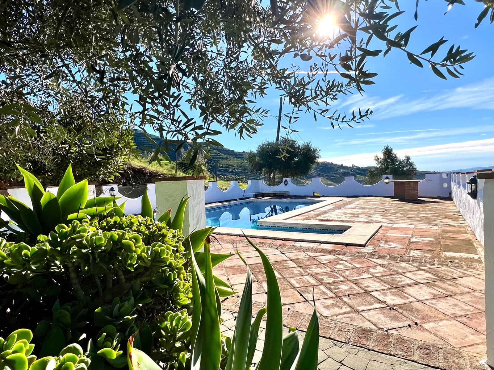 3 bedroom Villa for sale in Vinuela with pool garage - € 475,000 (Ref: 9484980)