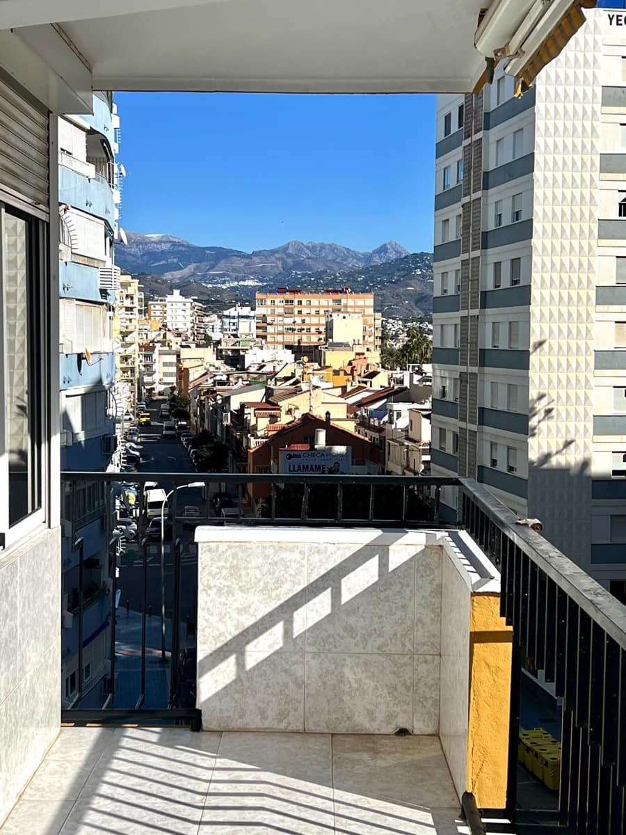 3 soveværelse Lejlighed til salg i Torre del Mar med swimmingpool - € 319.000 (Ref: 9485473)