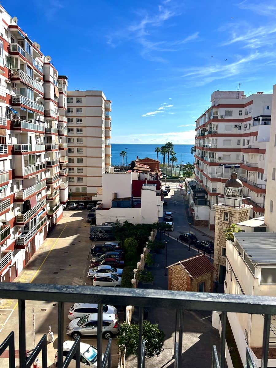 3 soveværelse Lejlighed til salg i Torre del Mar med swimmingpool - € 319.000 (Ref: 9485473)