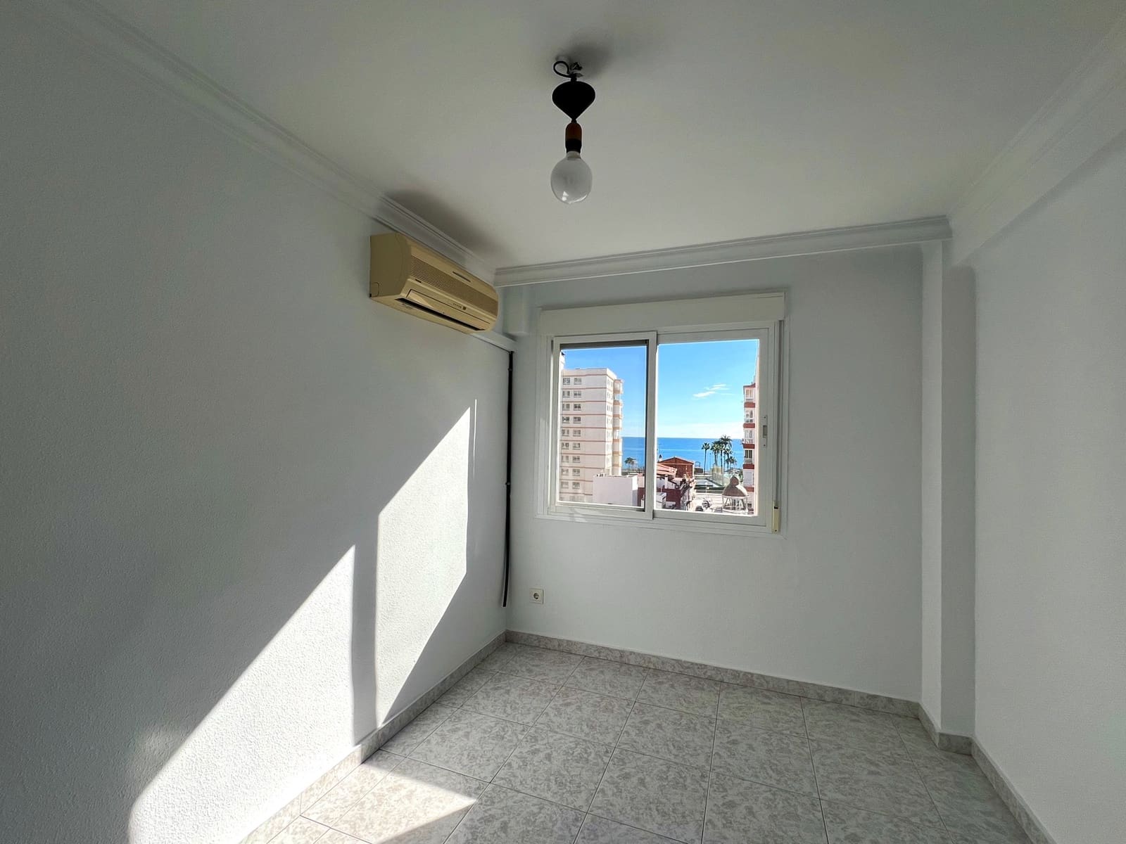 3 soveværelse Lejlighed til salg i Torre del Mar med swimmingpool - € 319.000 (Ref: 9485473)