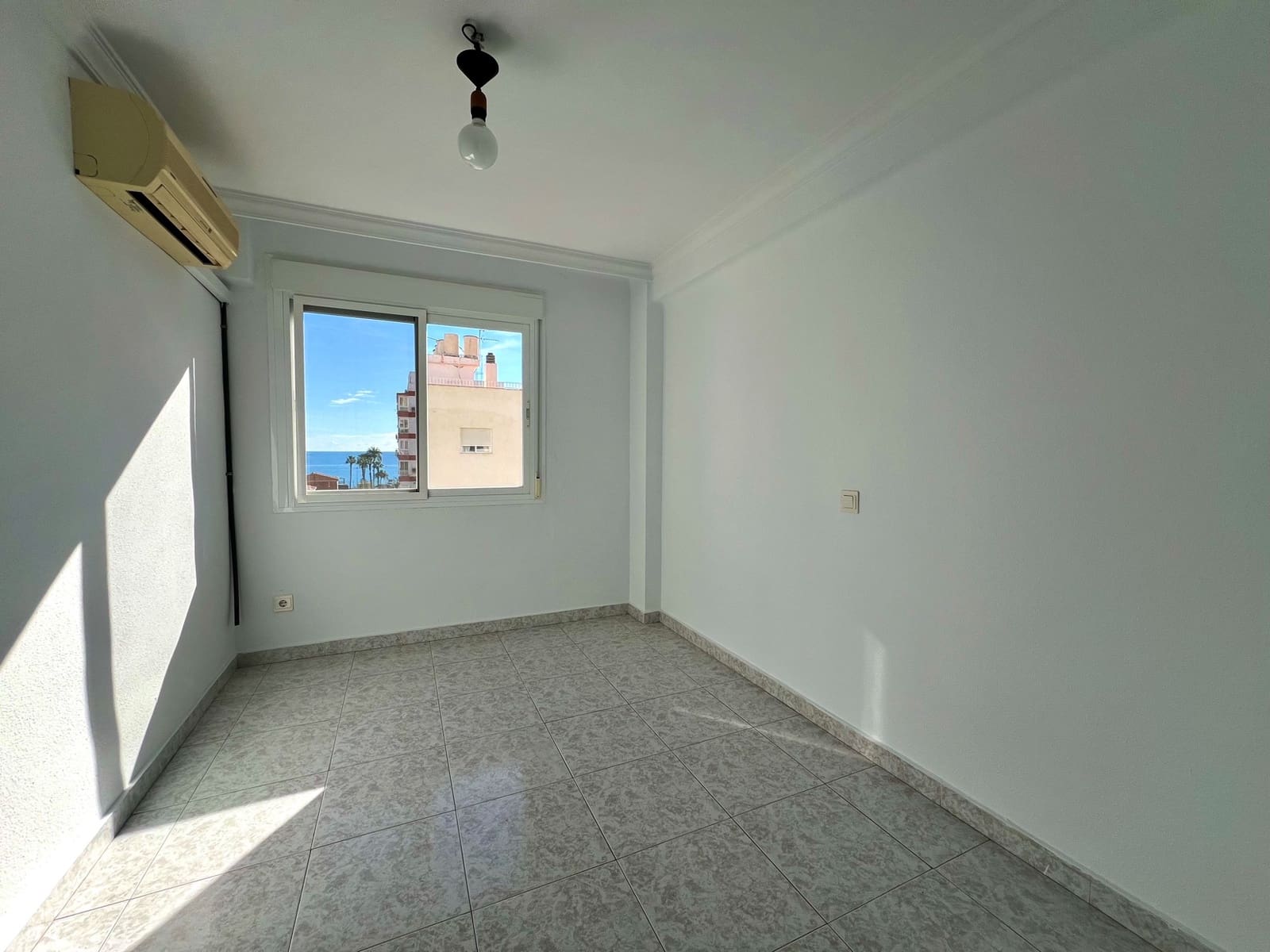 3 soveværelse Lejlighed til salg i Torre del Mar med swimmingpool - € 319.000 (Ref: 9485473)