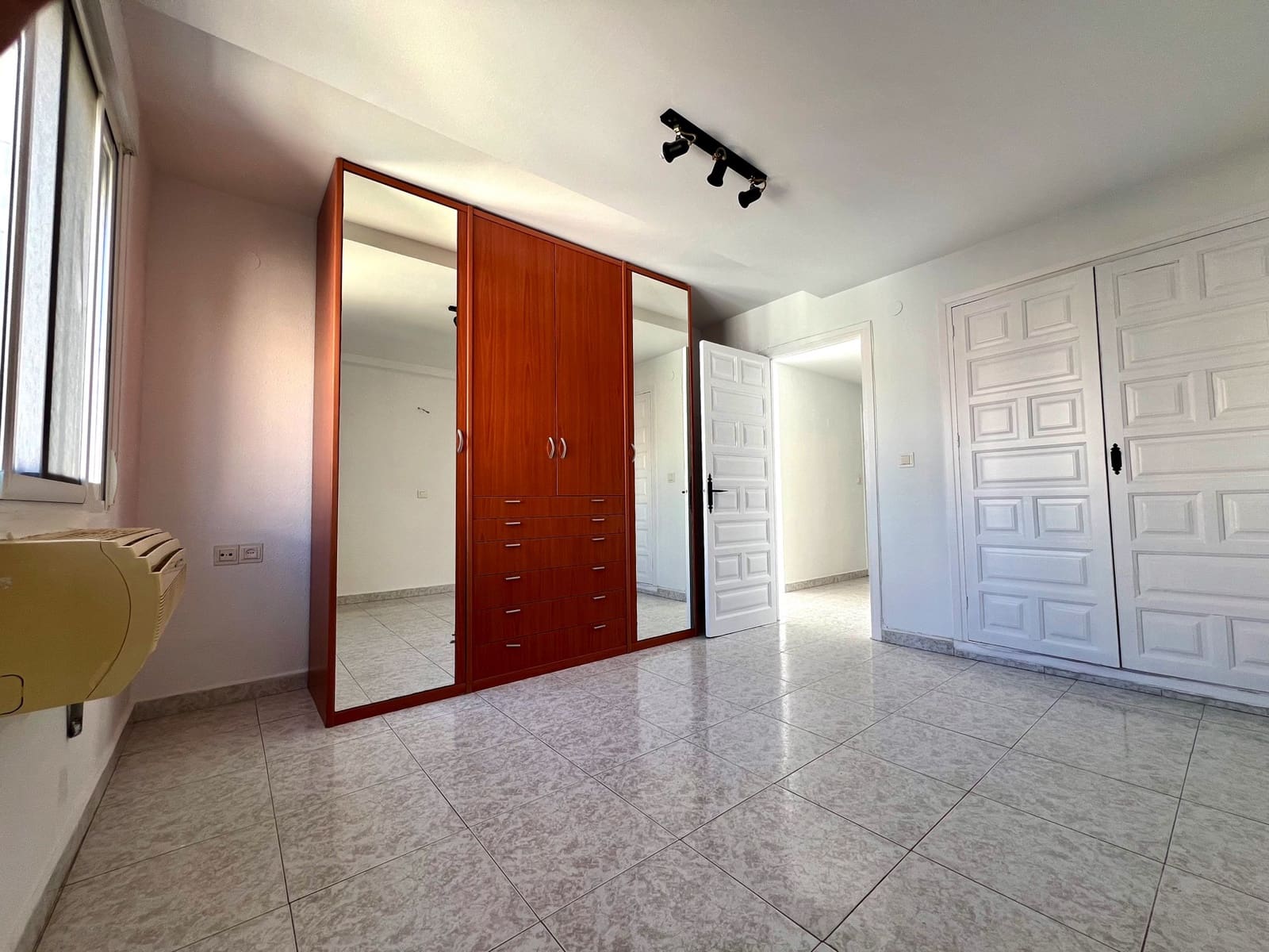 3 soveværelse Lejlighed til salg i Torre del Mar med swimmingpool - € 319.000 (Ref: 9485473)