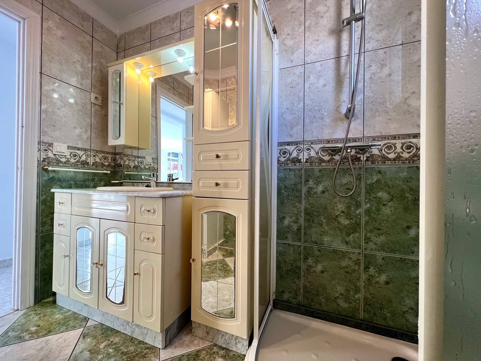 3 soveværelse Lejlighed til salg i Torre del Mar med swimmingpool - € 319.000 (Ref: 9485473)