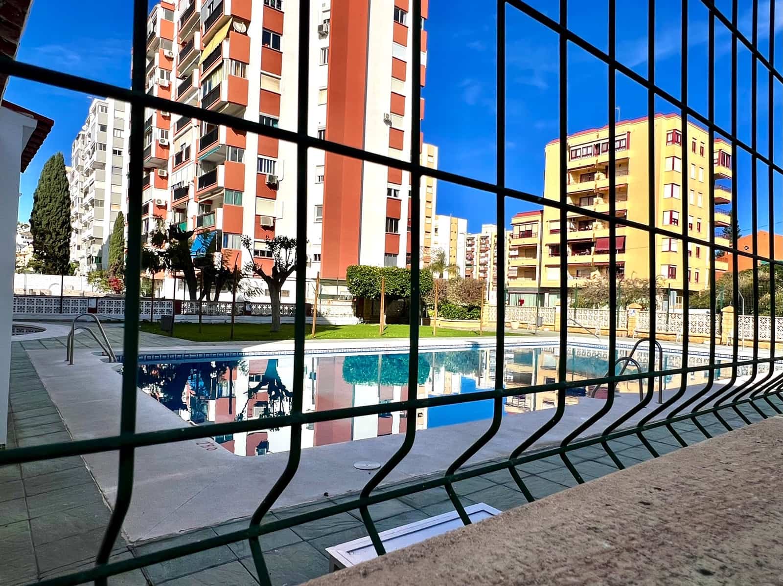3 soveværelse Lejlighed til salg i Torre del Mar med swimmingpool - € 319.000 (Ref: 9485473)