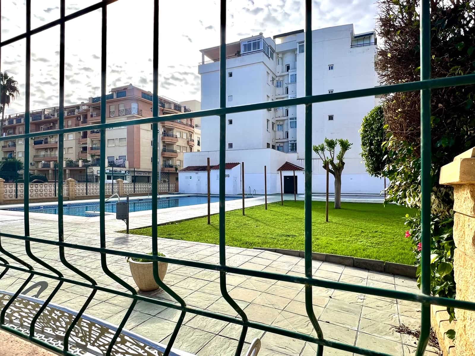 3 soveværelse Lejlighed til salg i Torre del Mar med swimmingpool - € 319.000 (Ref: 9485473)