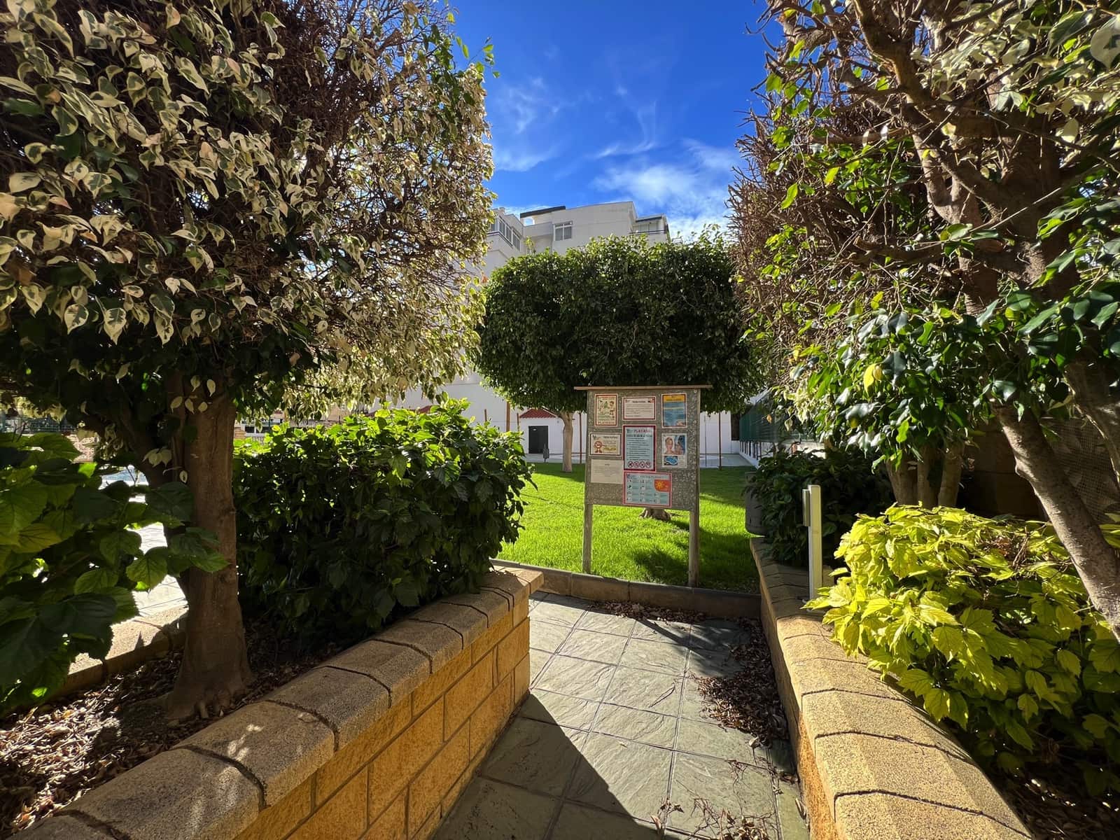 3 soveværelse Lejlighed til salg i Torre del Mar med swimmingpool - € 319.000 (Ref: 9485473)