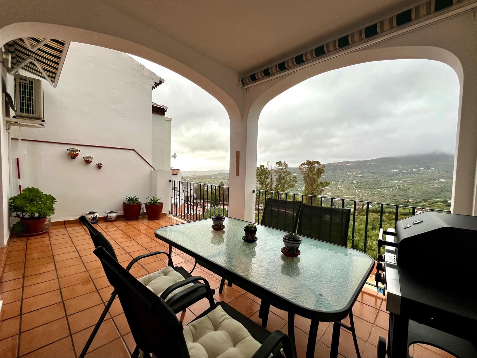 3 Zimmer Reihenhaus zu verkaufen in Alcaucin mit Pool Garage - 219.000 € (Ref: 9578189)